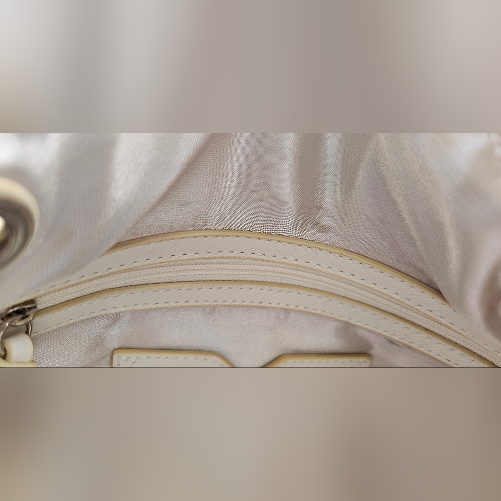 DKNY Creamy Quilted Crossbody/Shoulder Bag. Versatile Neutral Transitional - Picture 9 of 9